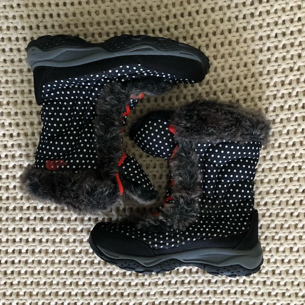 The North Face Nuptse Fur II Boots - Picture 10 of 12